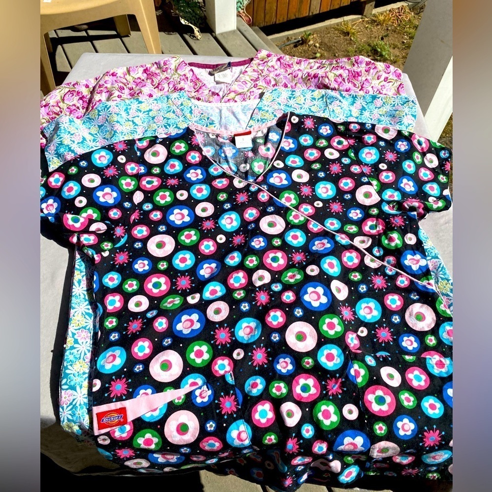 Lydia’s Dickies scrubs set of 3 one with no tag  Sz S  all with 2 front pockets